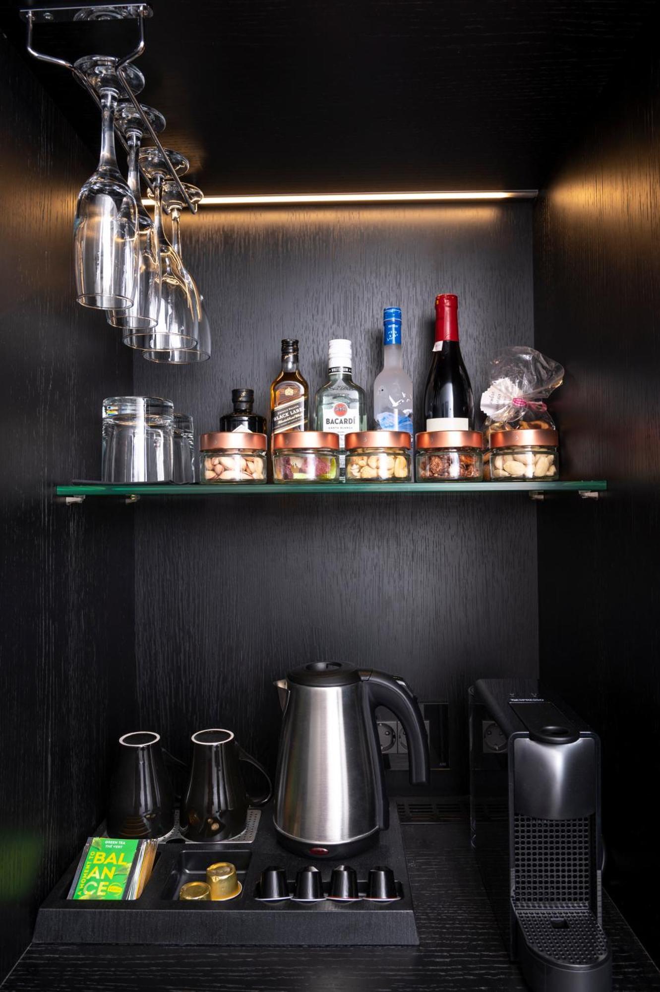 No 15 Ermou Hotel Thessaloniki Exterior photo A wet bar
