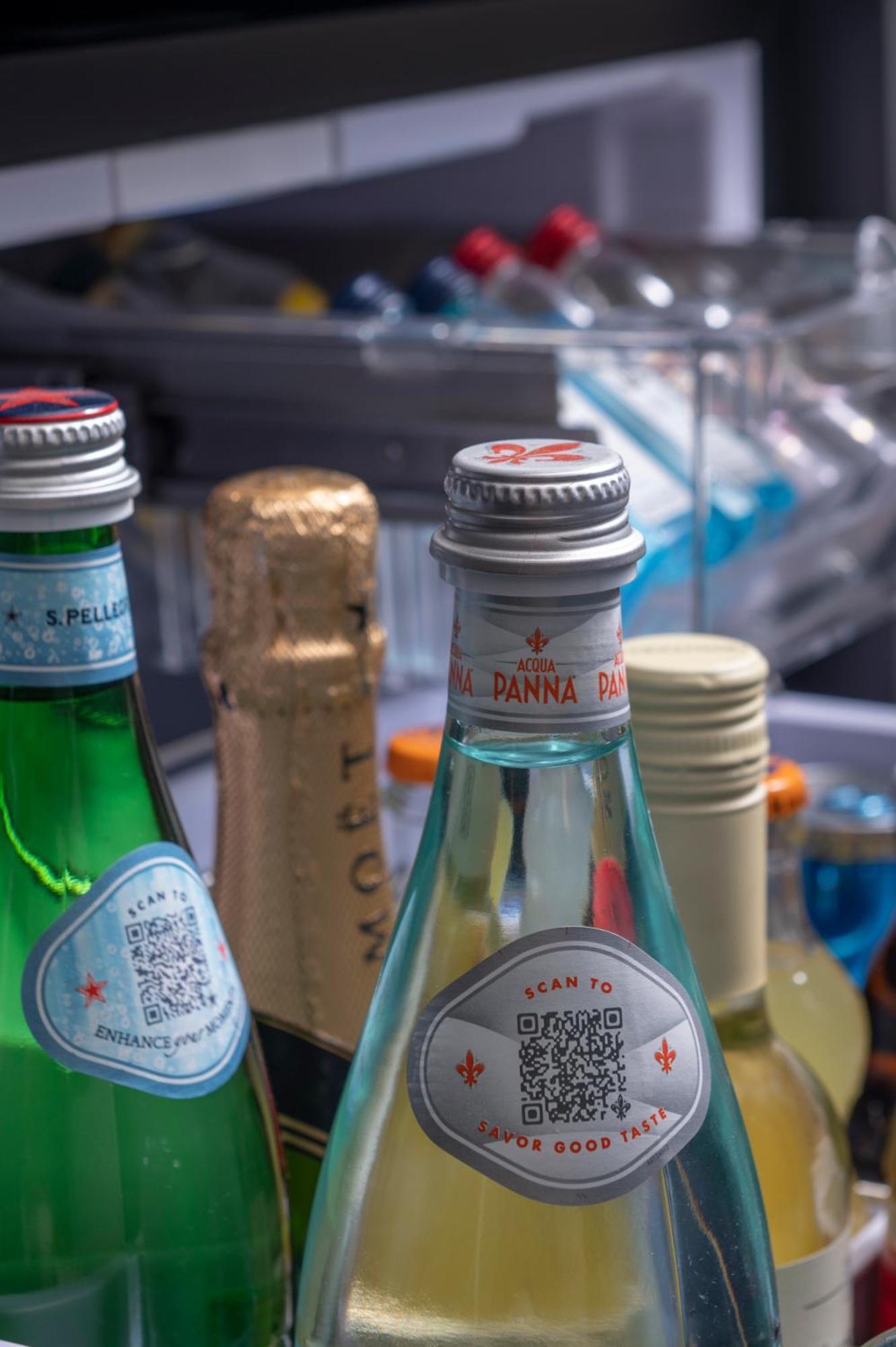No 15 Ermou Hotel Thessaloniki Exterior photo Soda bottles with crown caps